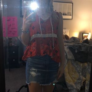 • crop top-ish shirt